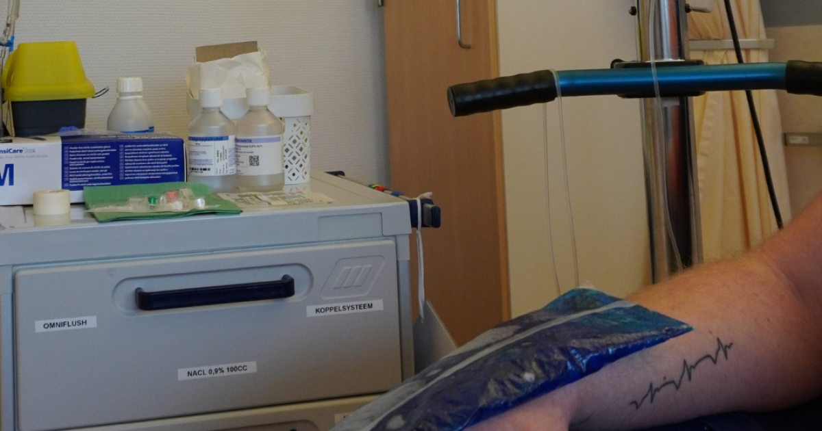 Warmte maakt het prikken van een infuus makkelijker › Ziekenhuis Nij ...